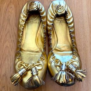 Gold Tory Burch flat size 34.5